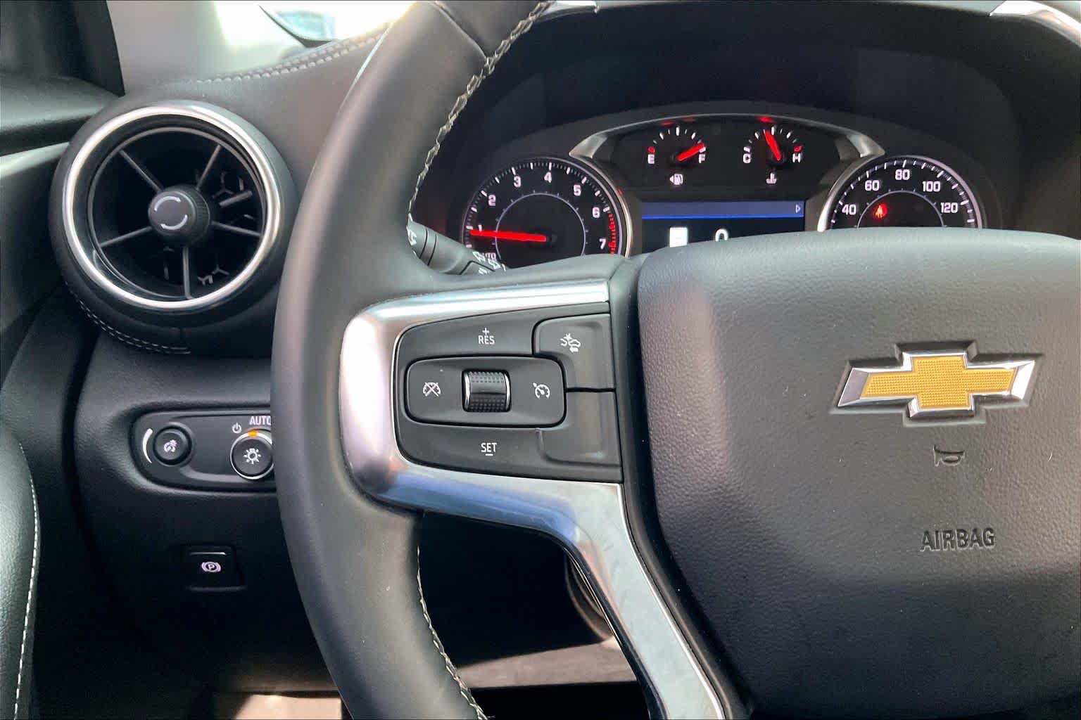 Used 2024 Chevrolet Blazer LT w/ Sound & Technology Package FWD image 22