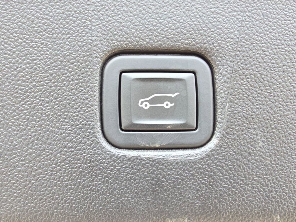 Used 2024 Chevrolet Blazer RS w/ Driver Confidence II Package FWD image 32
