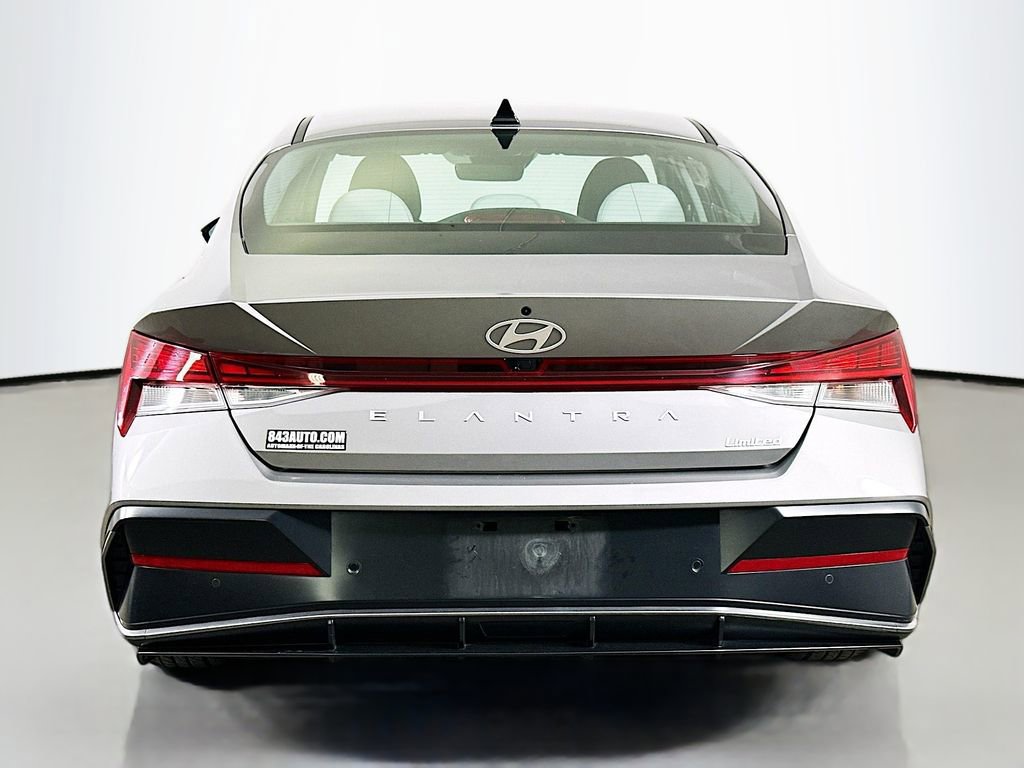 Used 2024 Hyundai Elantra Limited FWD image 6