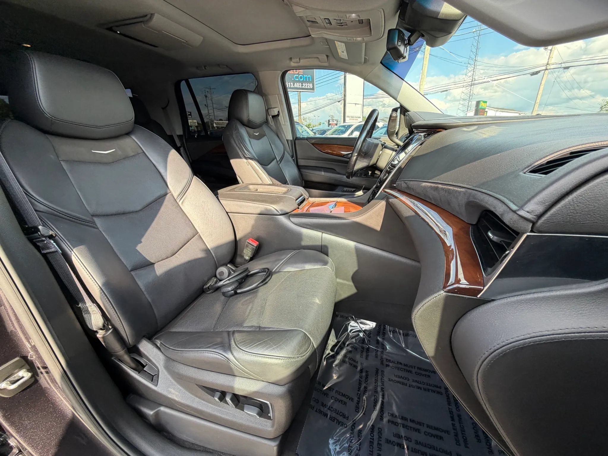 Used 2017 Cadillac Escalade Premium Luxury AWD/4WD image 17