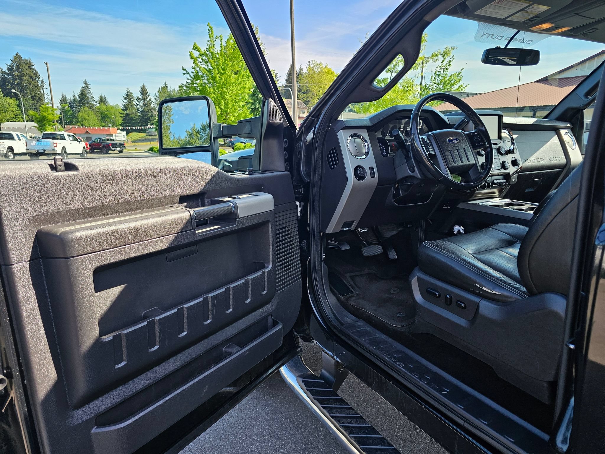Used 2015 Ford F250 Lariat w/ Lariat Interior Package AWD/4WD image 27