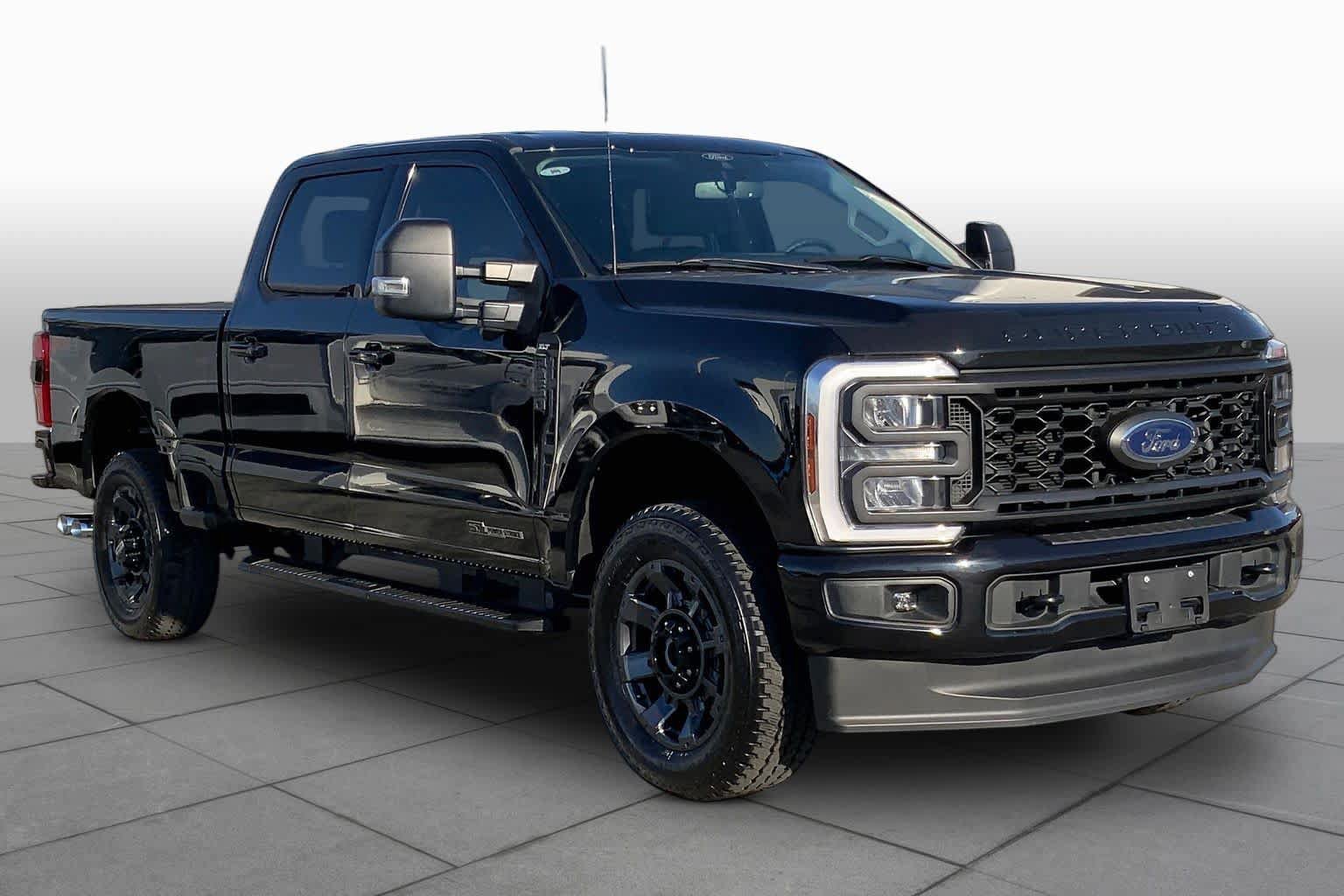 Used 2024 Ford F250 XLT w/ XLT Premium Package AWD/4WD image 3