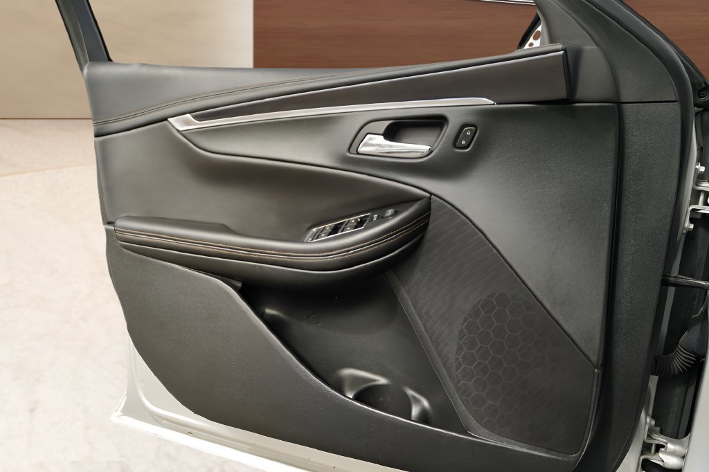 Used 2018 Chevrolet Impala LT FWD image 19