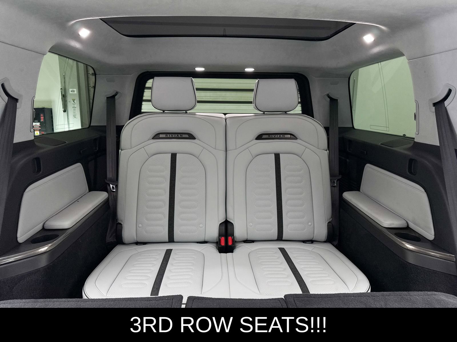 Used 2024 Rivian R1S Adventure AWD/4WD image 10