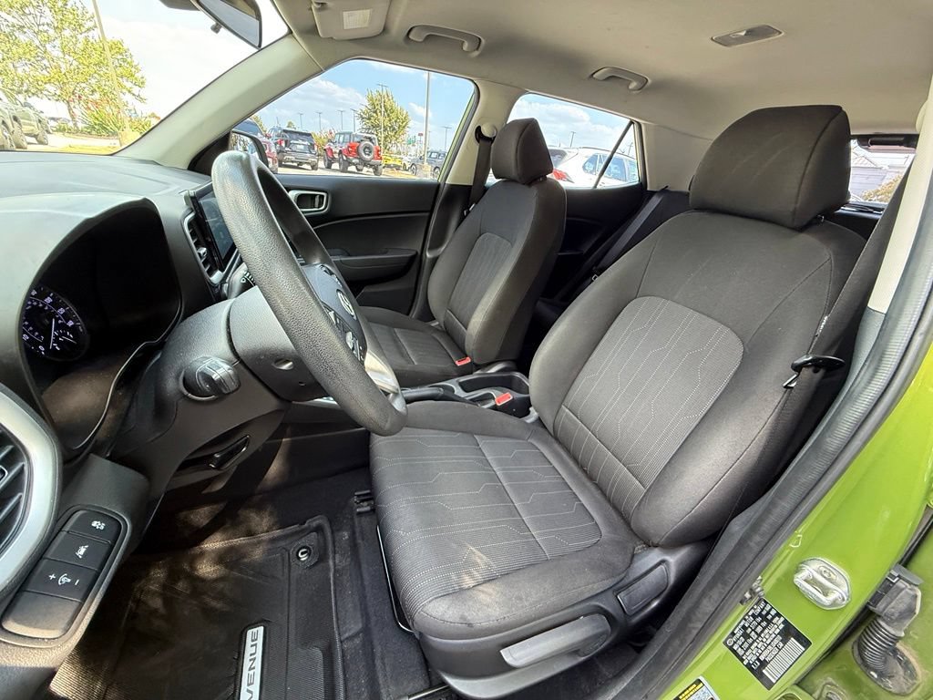 Used 2020 Hyundai Venue SE FWD image 24