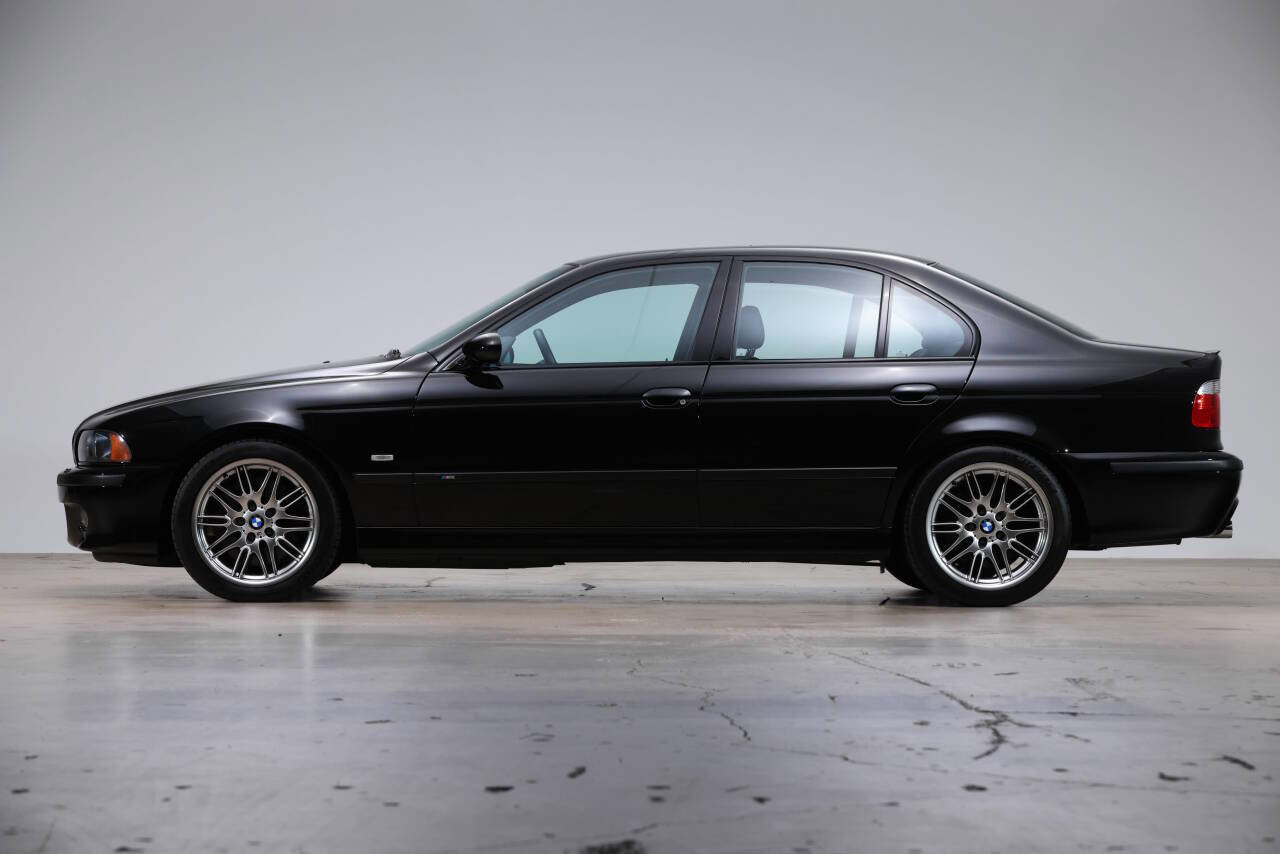 Used 2002 BMW M5 image 8