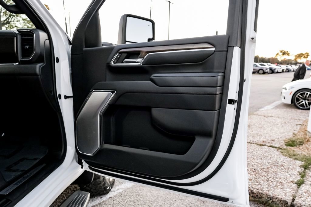 Used 2024 Chevrolet Silverado 3500 High Country w/ High Country Premium Package image 40