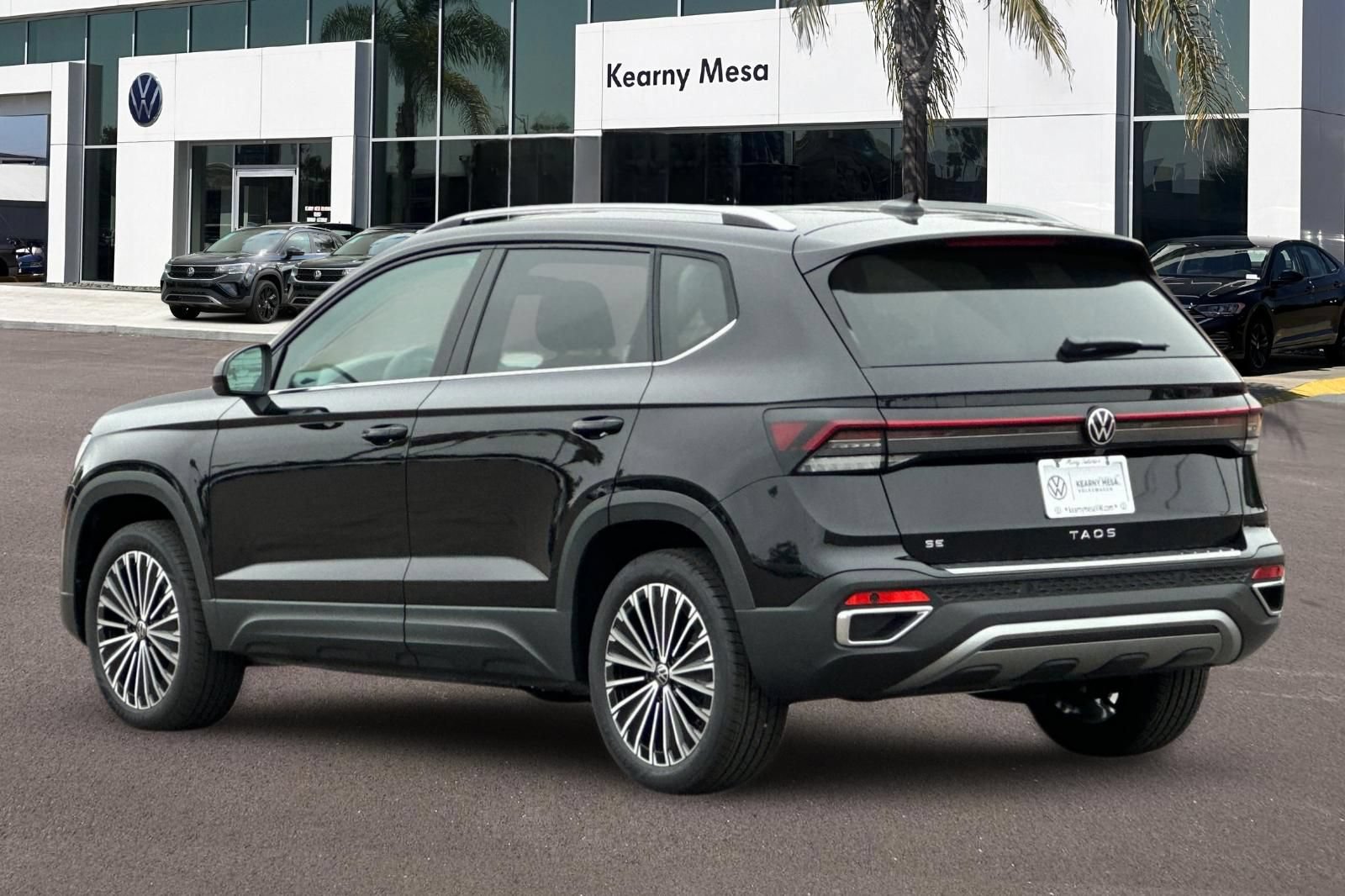 New 2026 Volkswagen Taos SE FWD image 6