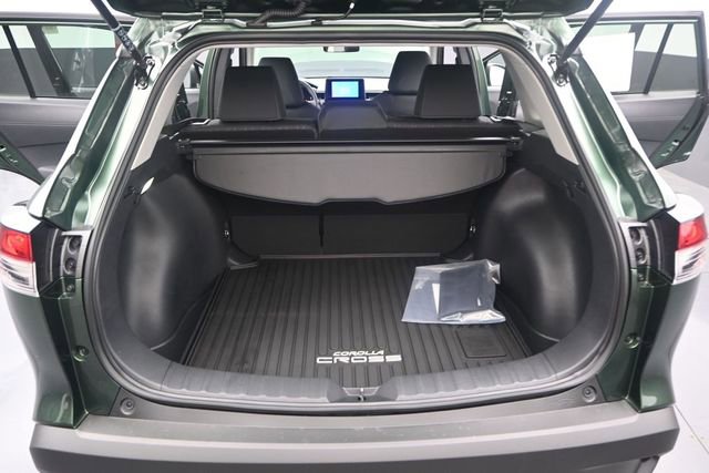 New 2026 Toyota Corolla Cross LE w/ Moonroof Package FWD image 12