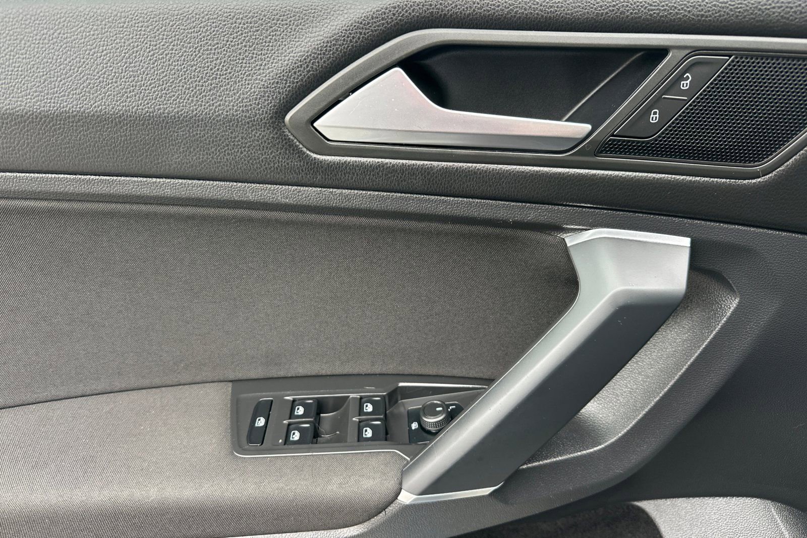 Used 2020 Volkswagen Tiguan S FWD image 11
