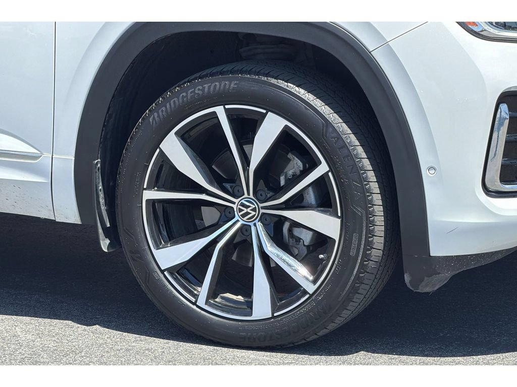Used 2024 Volkswagen Atlas SEL Premium R-Line AWD/4WD image 33