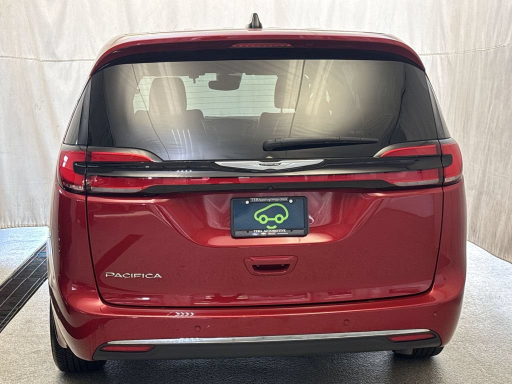Used 2025 Chrysler Pacifica Select FWD image 6