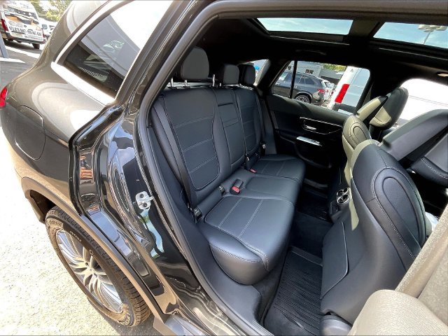 Used 2026 Mercedes-Benz GLC 300 4MATIC image 27