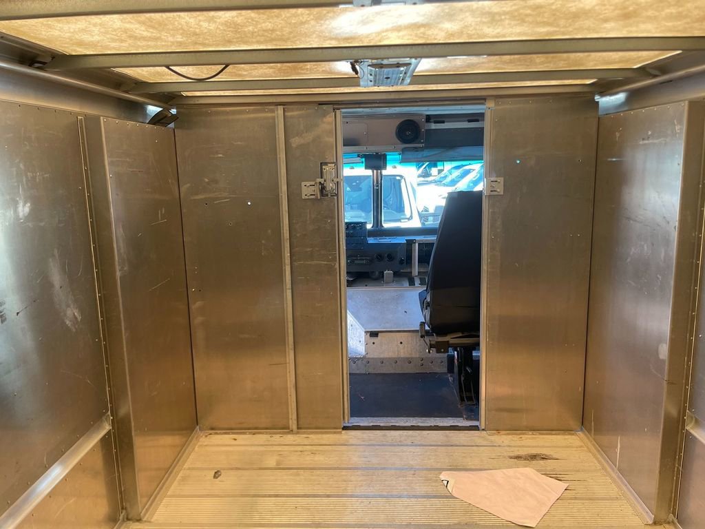 Used 2016 Ford E-350 and Econoline 350 Super Duty w/ A/C Prep Package RWD image 26