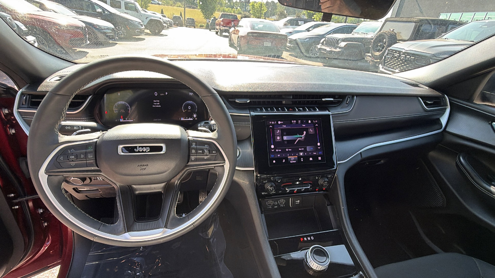 Used 2025 Jeep Grand Cherokee L Laredo w/ Luxury Tech Group I RWD image 28