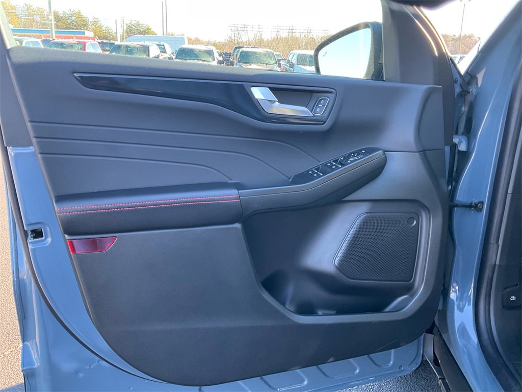 New 2026 Ford Escape ST-Line w/ Tech Pack #1 image 17