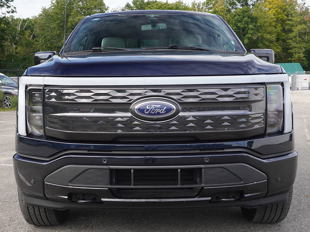 Used 2023 Ford F150 Lightning Platinum AWD/4WD image 14