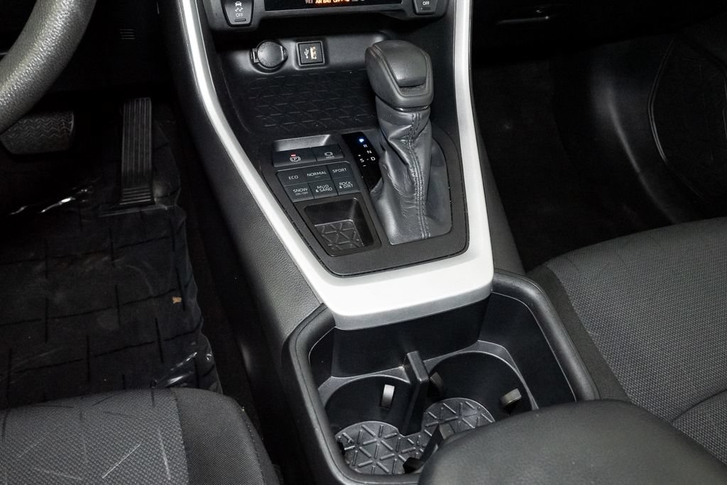 Used 2025 Toyota RAV4 XLE AWD/4WD image 19