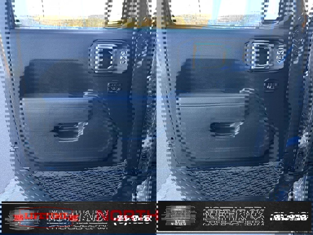 Used 2025 Jeep Wrangler Sport S image 5