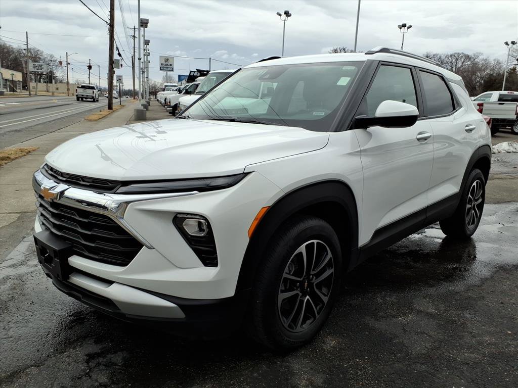 Used 2025 Chevrolet TrailBlazer LT image 4