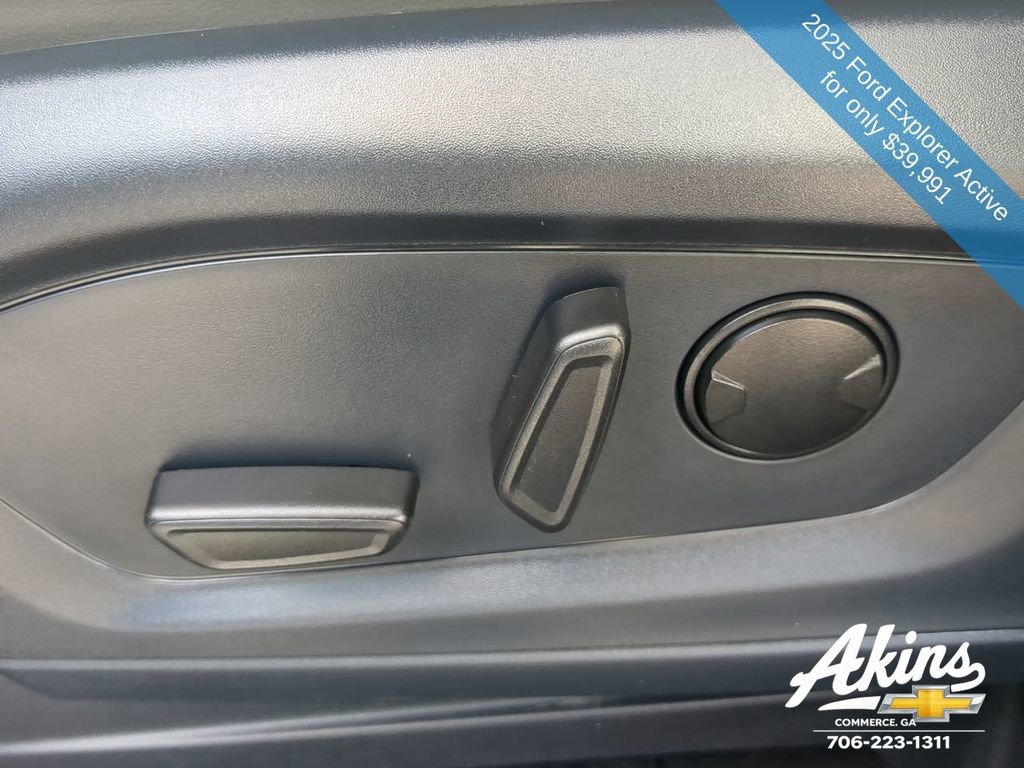 Used 2025 Ford Explorer Active w/ Active Comfort Package image 31
