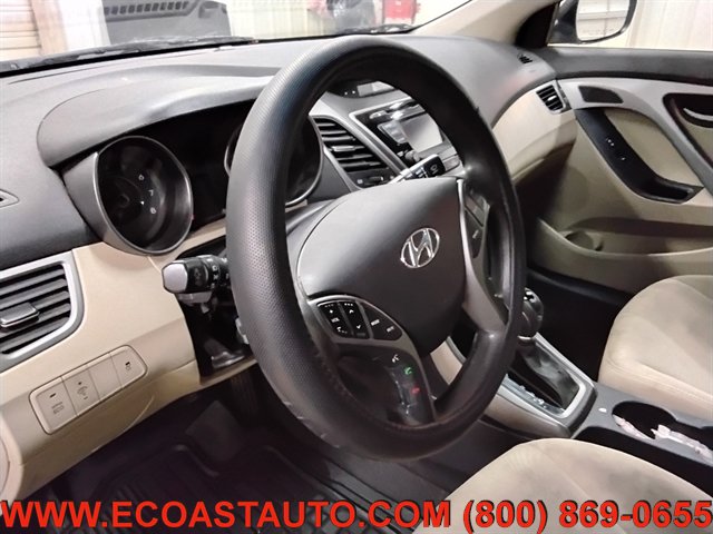 Used 2015 Hyundai Elantra SE w/ Option Group 02 FWD image 11