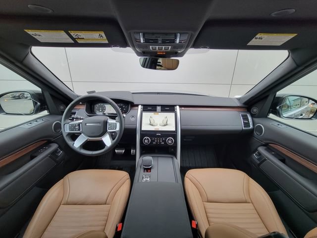 Used 2025 Land Rover Discovery Dynamic SE image 26
