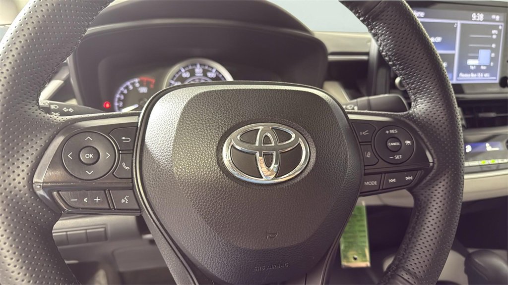 Used 2022 Toyota Corolla LE image 23