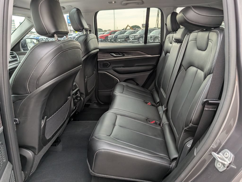 Used 2022 Jeep Grand Cherokee Limited 4xe AWD/4WD image 16