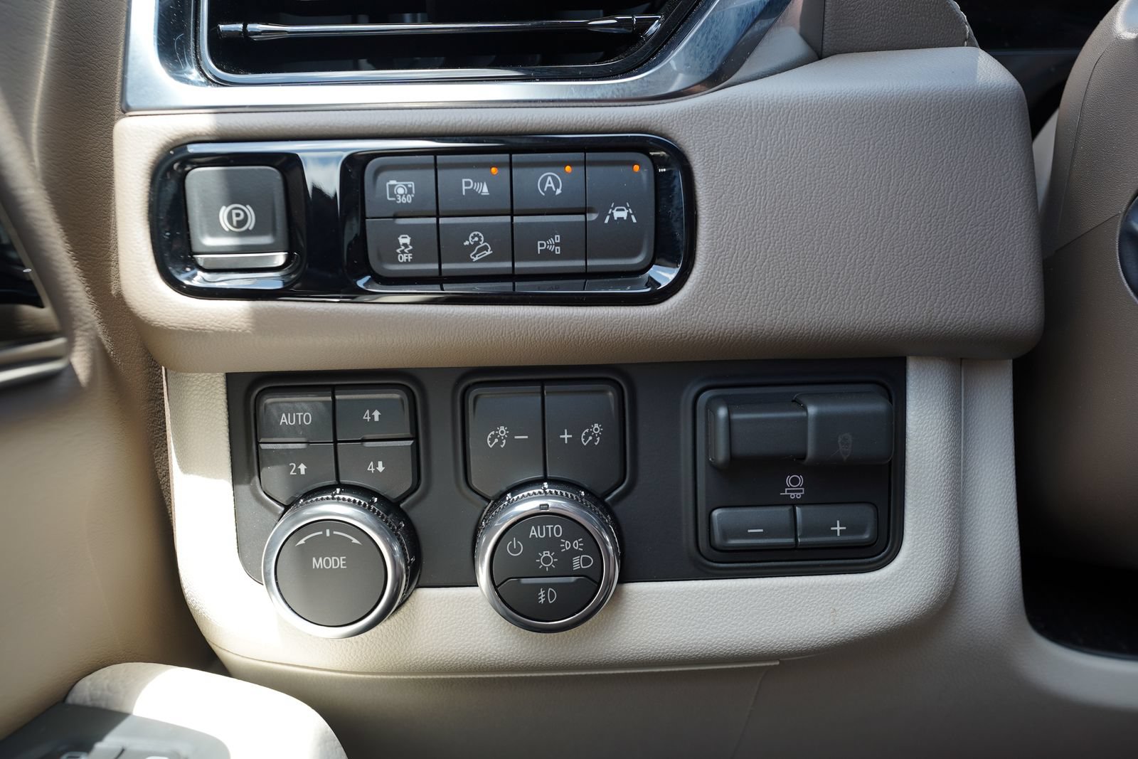 Certified 2026 GMC Yukon XL Denali w/ Advanced Technology Package AWD/4WD image 16