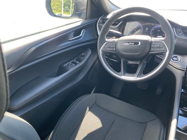 New 2025 Jeep Grand Cherokee Laredo X image 33