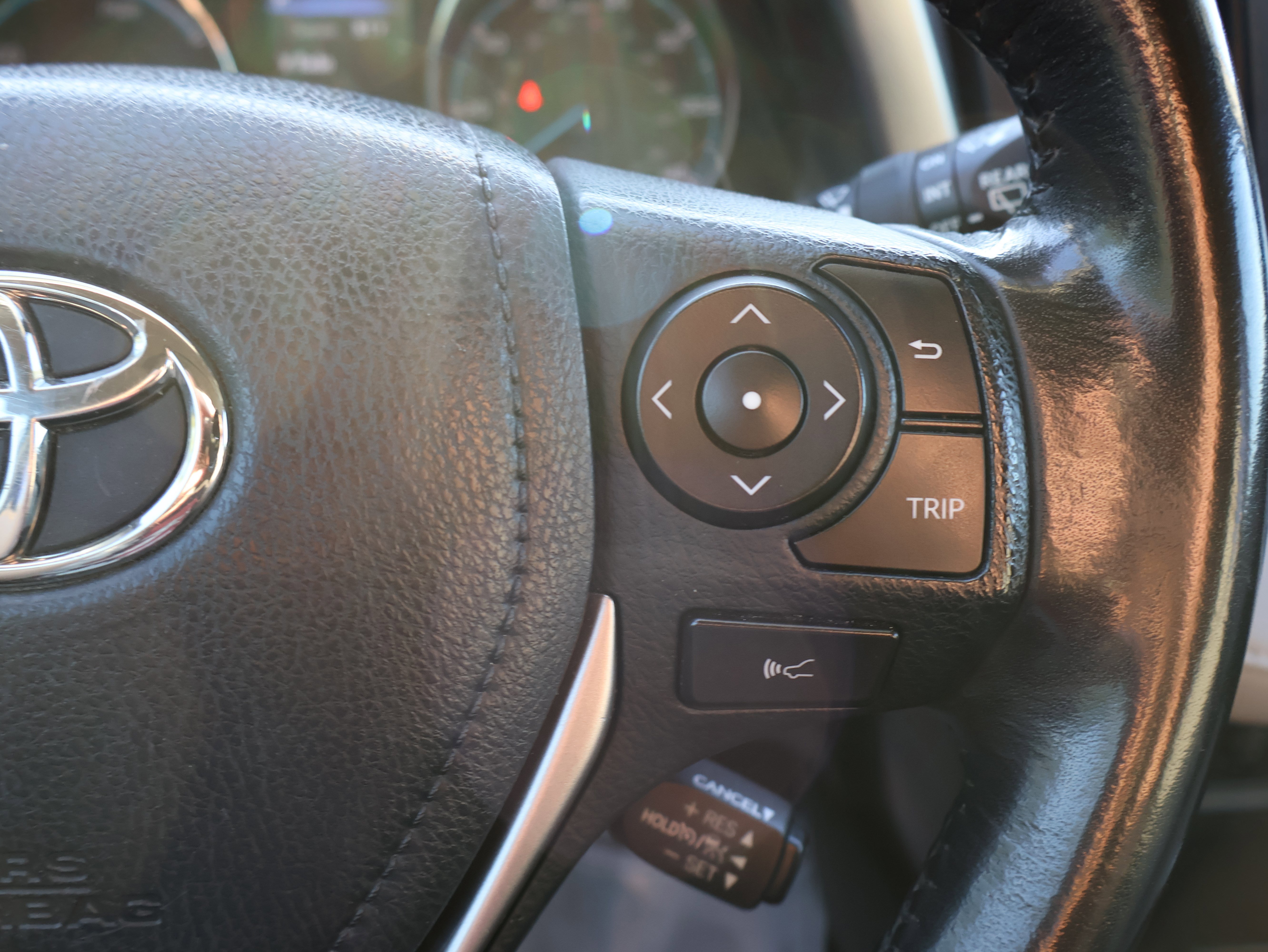 Used 2018 Toyota RAV4 Limited image 35