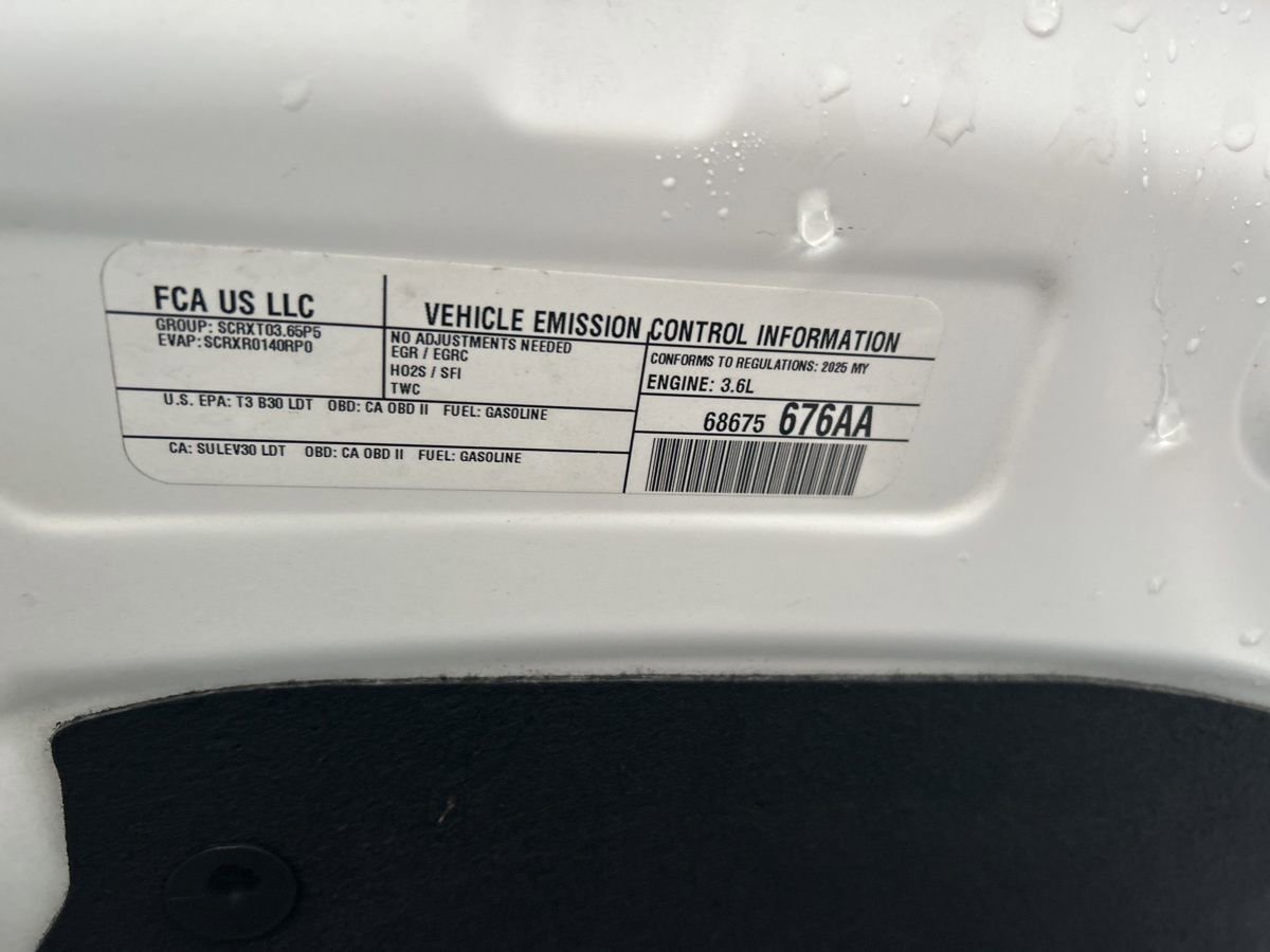 Used 2025 Chrysler Pacifica Select FWD image 44
