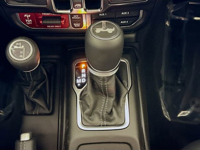 Used 2025 Jeep Wrangler Unlimited Rubicon w/ Steel Bumper Group image 16