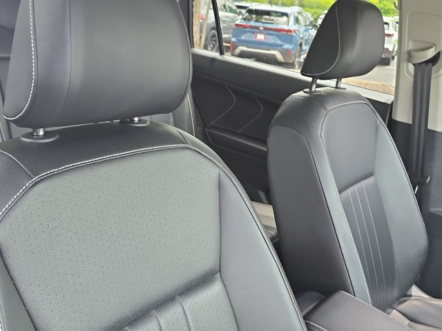 Used 2024 Volkswagen Tiguan SE FWD image 24