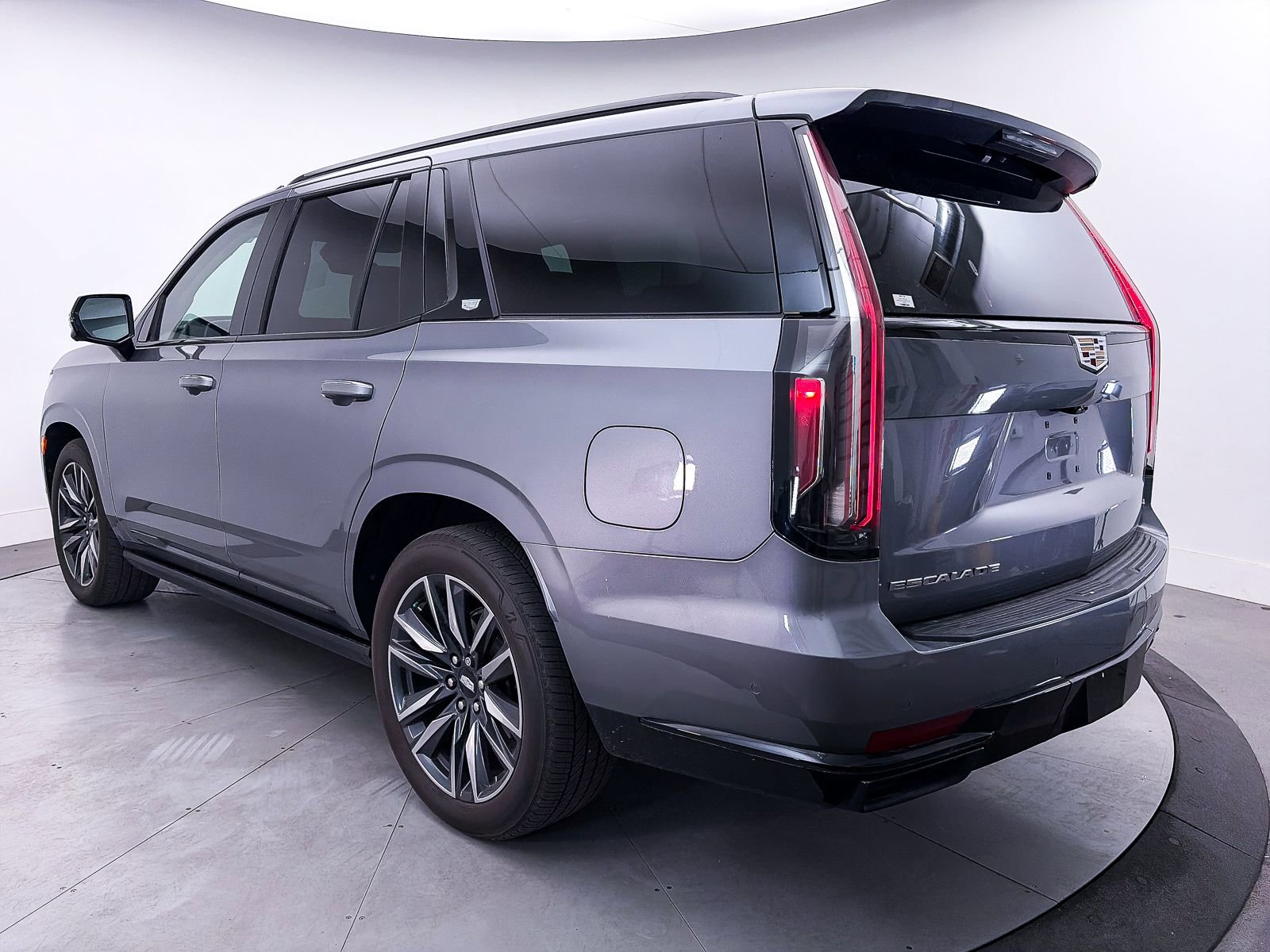 Used 2022 Cadillac Escalade Sport Platinum w/ Heavy-Duty Trailer Package AWD/4WD image 17