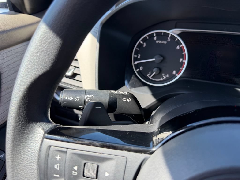 Used 2023 Nissan Rogue SV FWD image 20