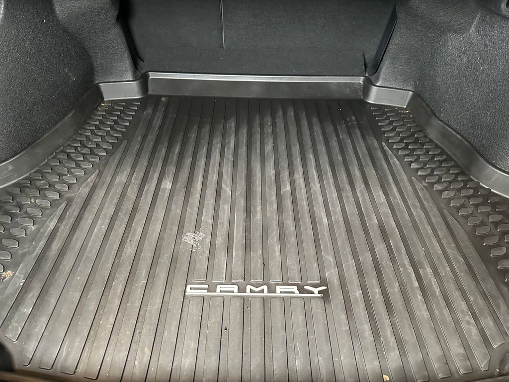 Used 2022 Toyota Camry SE FWD image 22