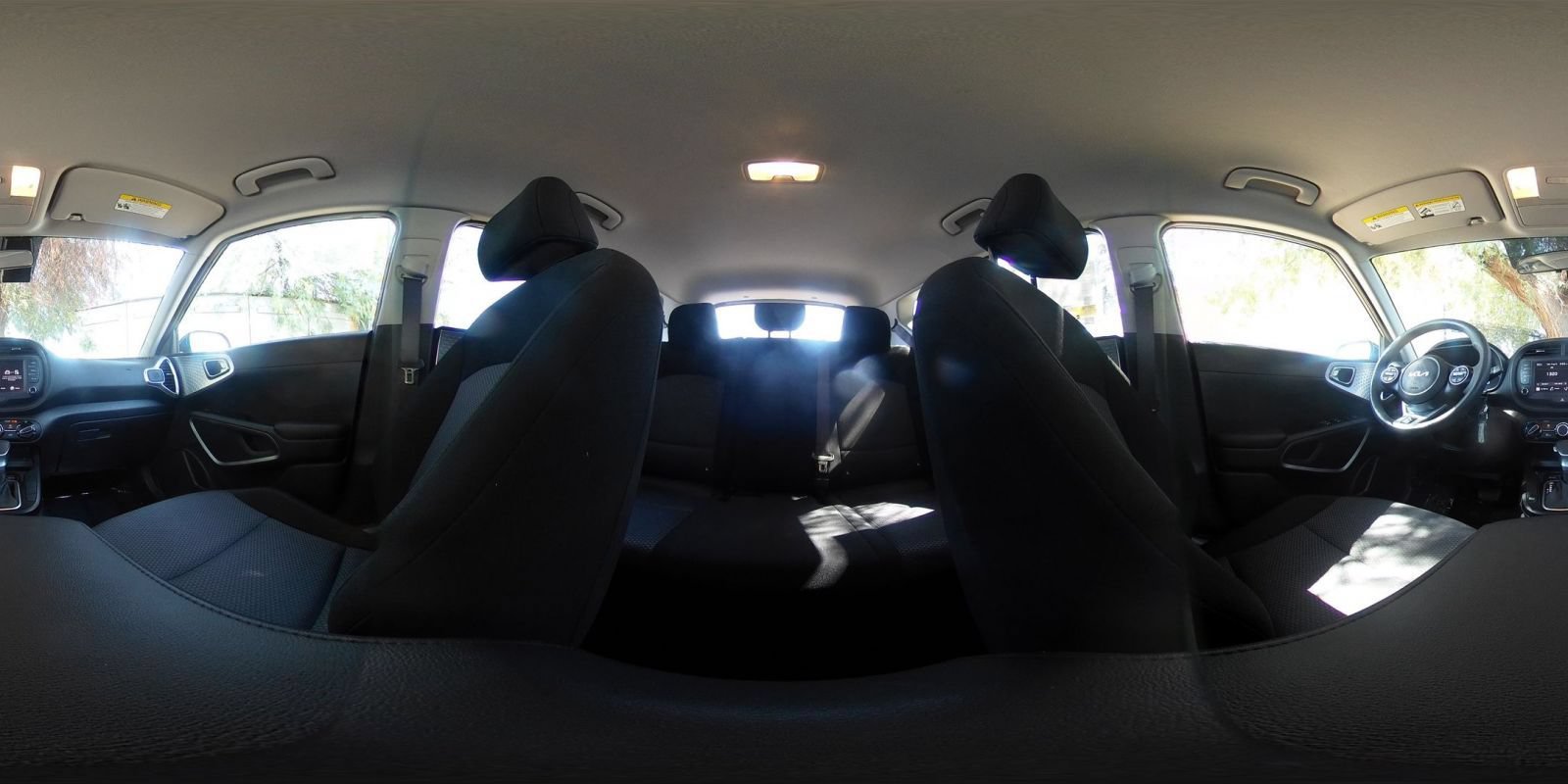 Used 2025 Kia Soul LX w/ LX Technology Package FWD image 40