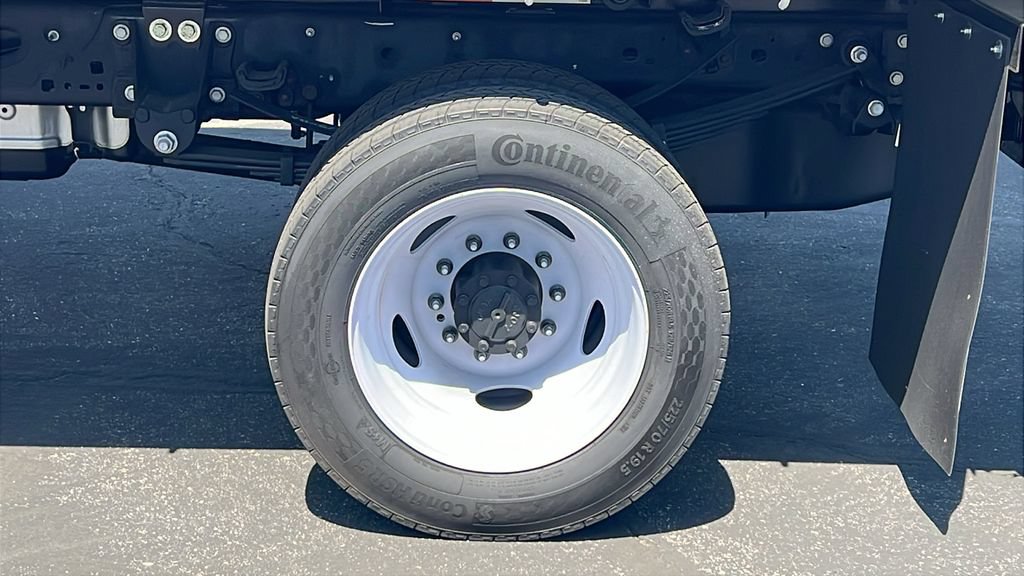 New 2024 Ford F450 XL w/ XL Chrome Package RWD image 7