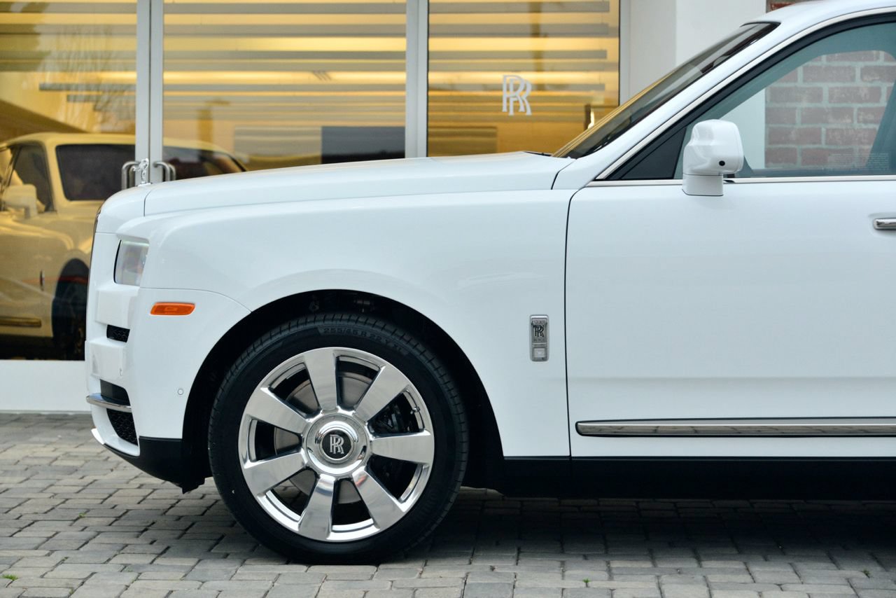Certified 2023 Rolls-Royce Cullinan w/ Technology Package AWD/4WD image 12