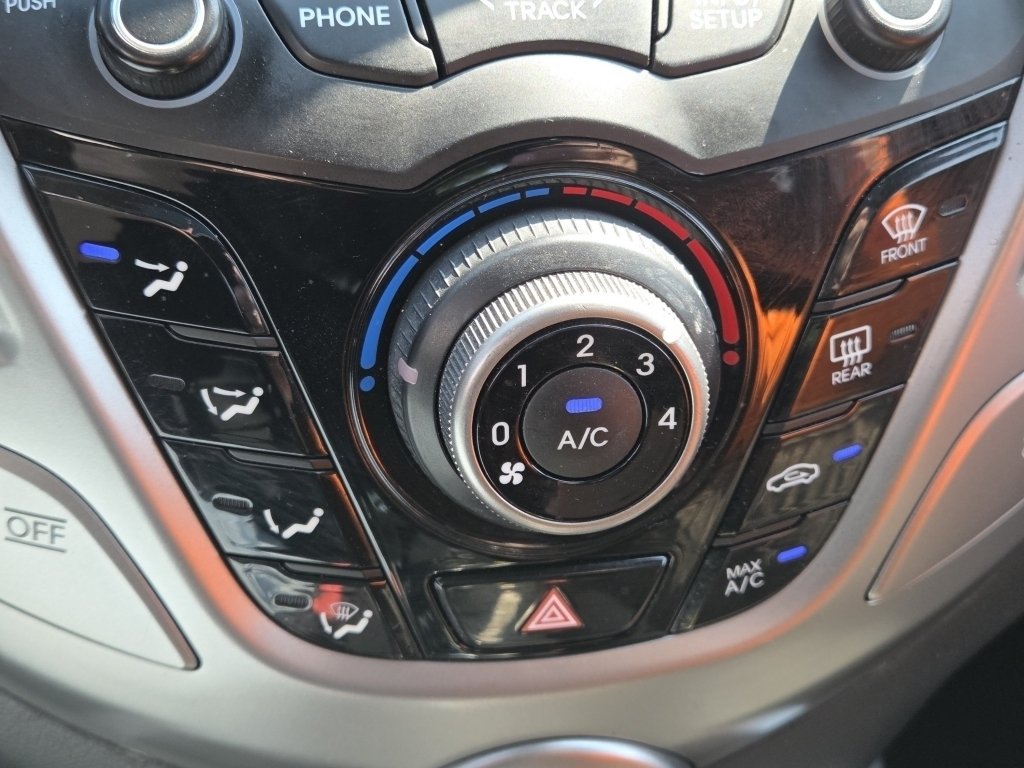 Used 2013 Hyundai Veloster w/ Tech Pkg FWD image 29