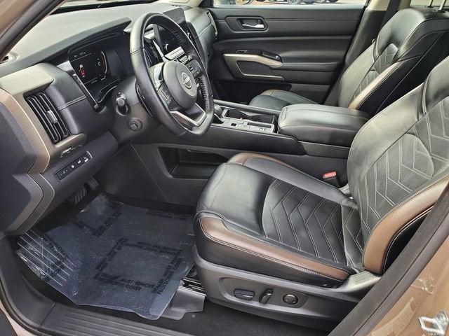 Used 2023 Nissan Pathfinder Platinum image 14