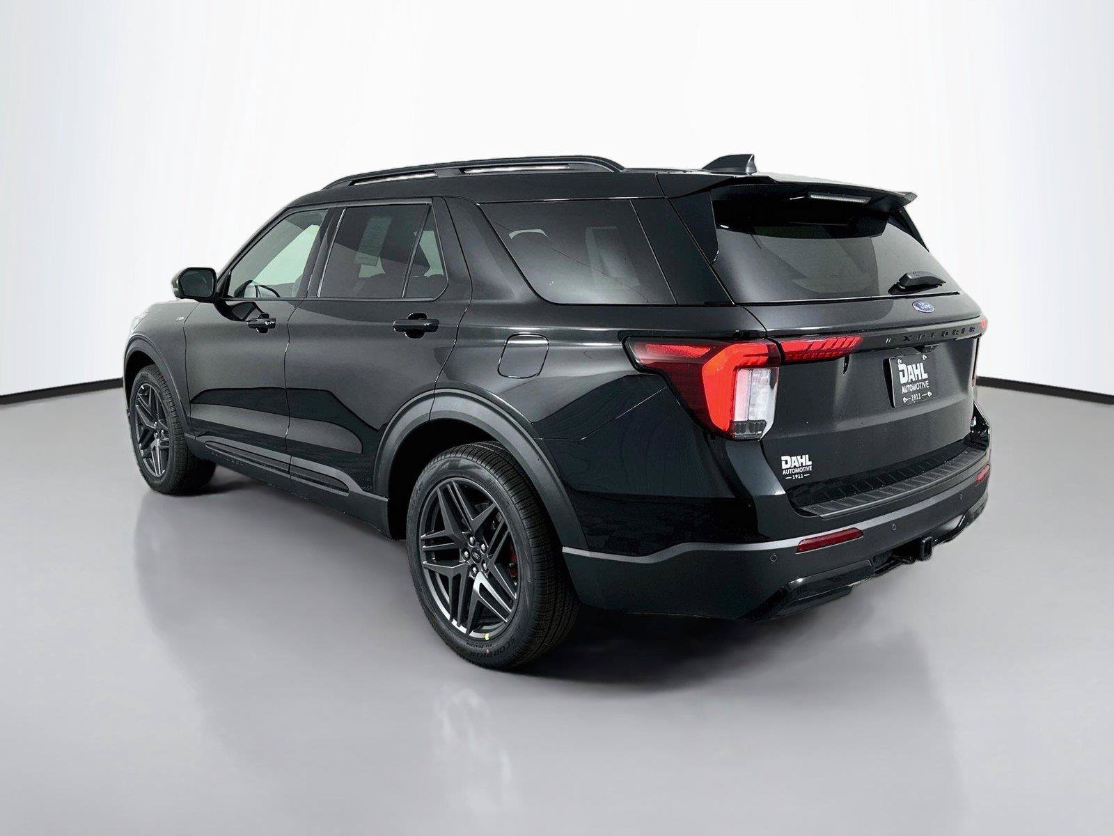 New 2026 Ford Explorer ST-Line w/ ST-Line Street Pack AWD/4WD image 10