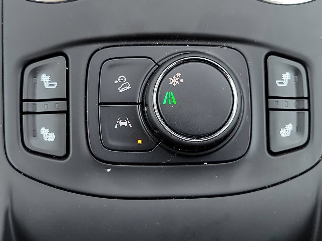 Used 2024 GMC Terrain SLE w/ Driver Convenience Package FWD image 19