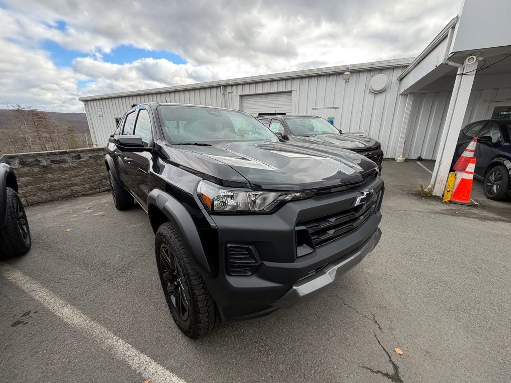 New 2025 Chevrolet Colorado Trail Boss w/ Midnight Edition image 5