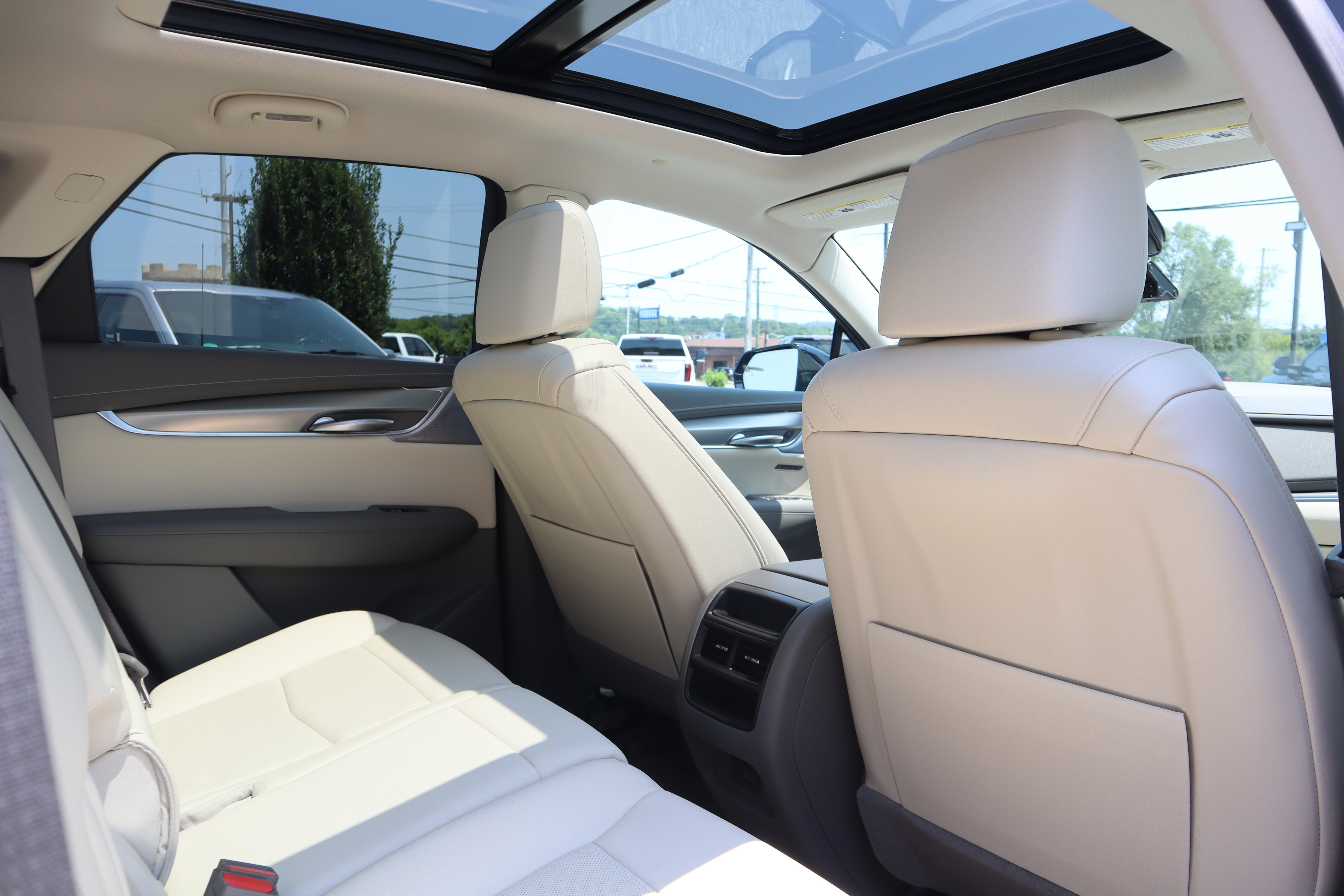 Used 2024 Cadillac XT5 Premium Luxury w/ Technology Package FWD image 27