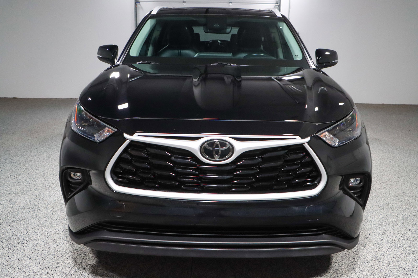 Used 2024 Toyota Highlander XLE image 4