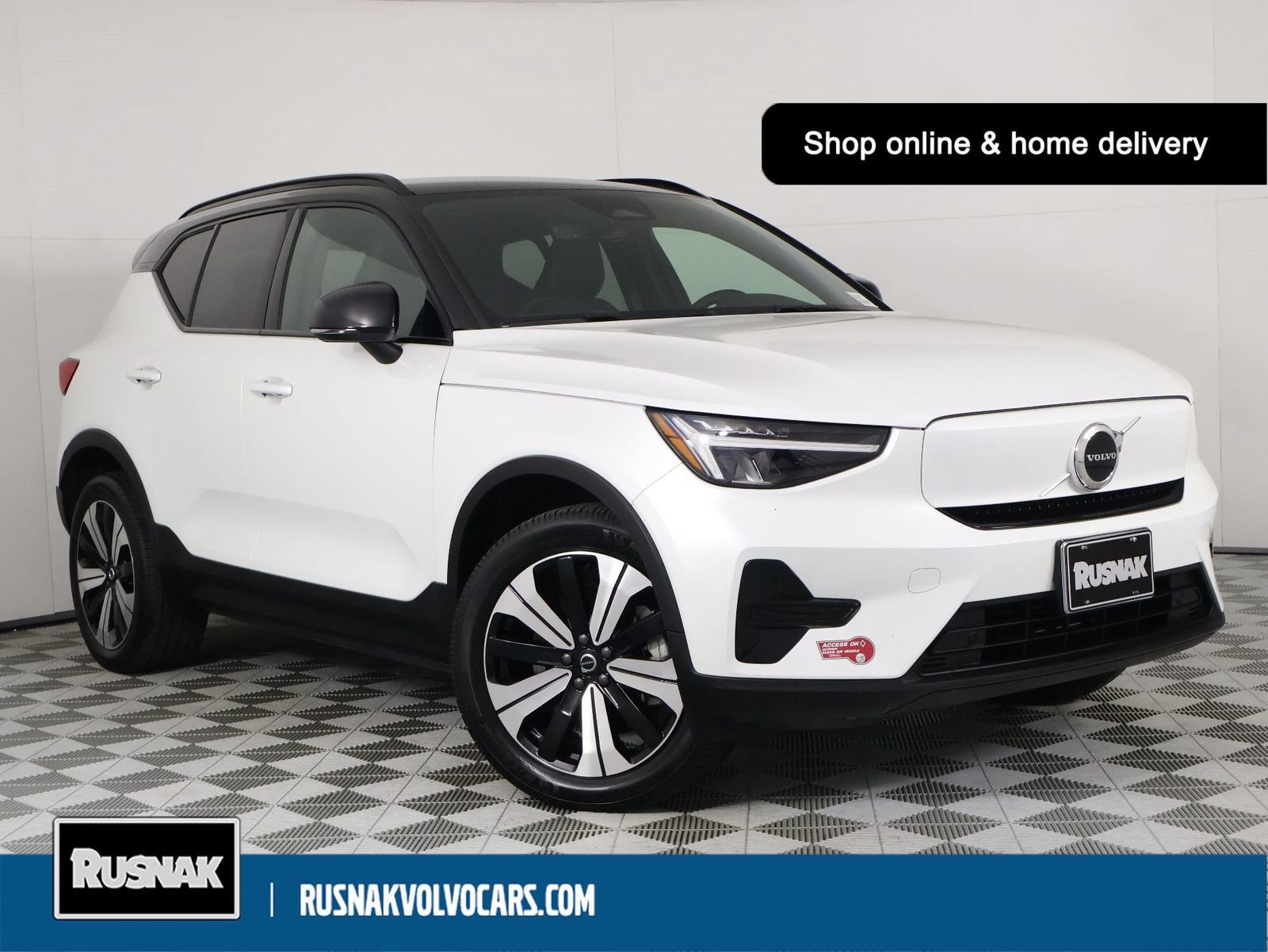 Used 2023 Volvo XC40 Recharge Core AWD/4WD image 1
