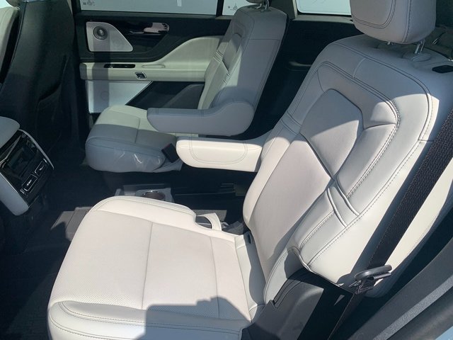 New 2026 Lincoln Aviator Reserve w/ Luxury Package AWD/4WD image 16
